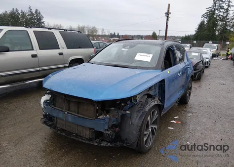 2019 Volvo Xc40 T5 R-Design from USA, damaged, VIN YV4162UMXK2135454